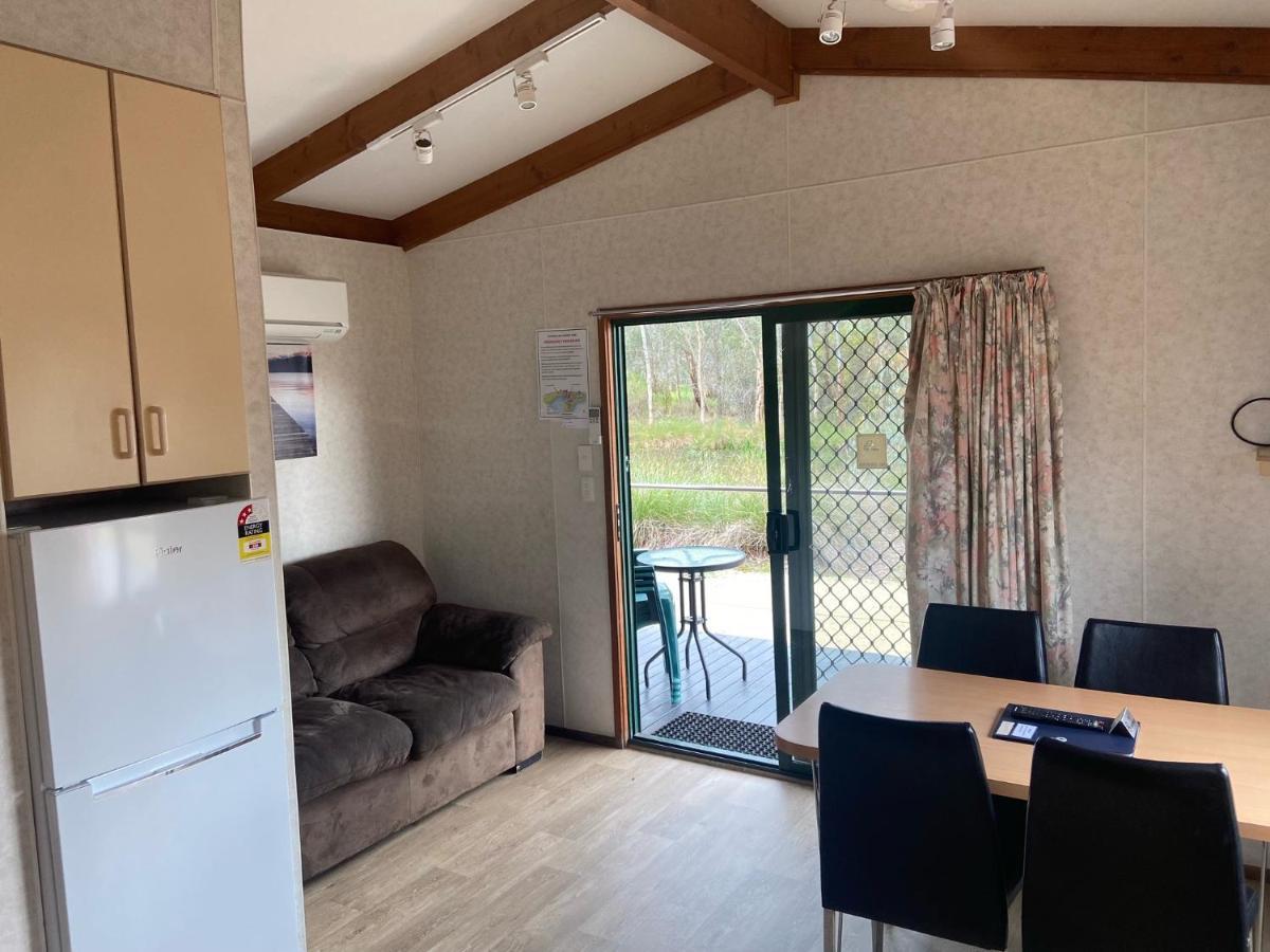 Victoria Lake Holiday Park Шепъртън Екстериор снимка