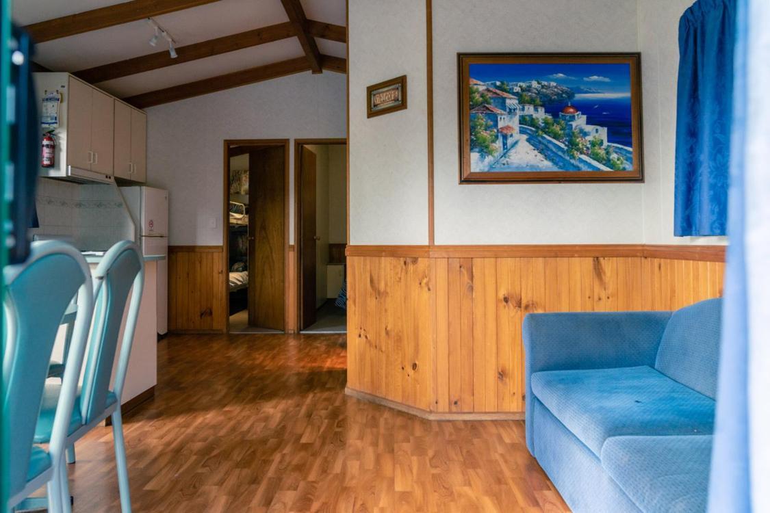Victoria Lake Holiday Park Шепъртън Екстериор снимка