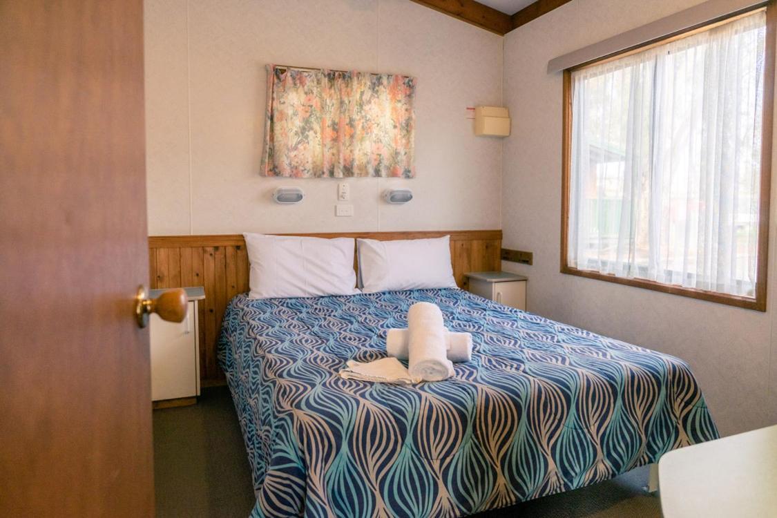 Victoria Lake Holiday Park Шепъртън Екстериор снимка